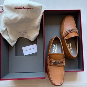 Salvatore Ferragamo Men's Brown Leather Loafers. Size 7